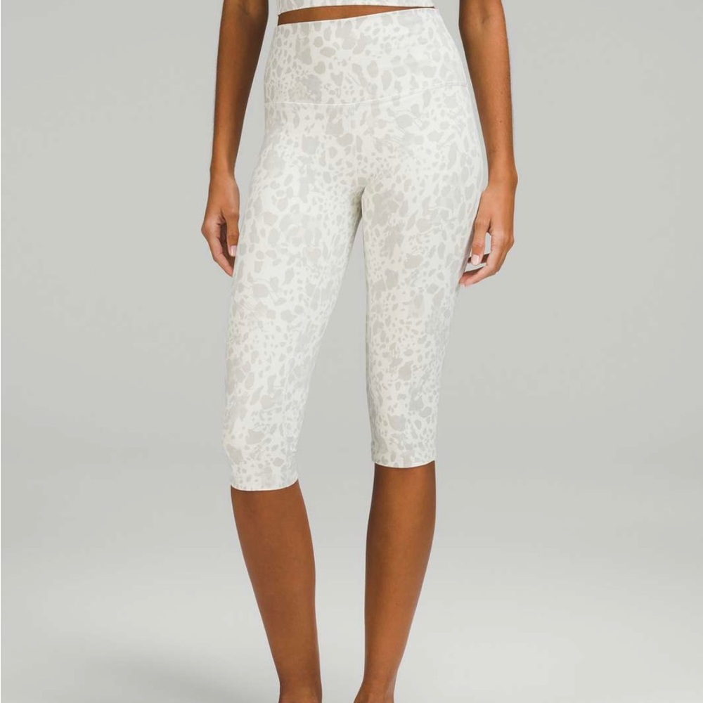 New Lululemon Align 21 inch crop high waisted leggings